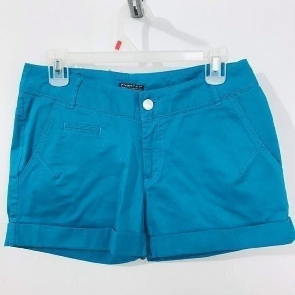 Express shorts size 6.     A276